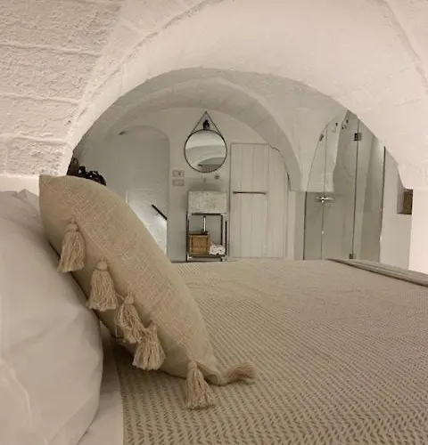 Boutique Room One